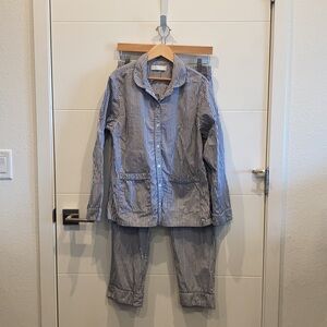 EUC XS LAKE PAJAMAS Blue & white stripe poplin pajamas — Make me an offer y’all!